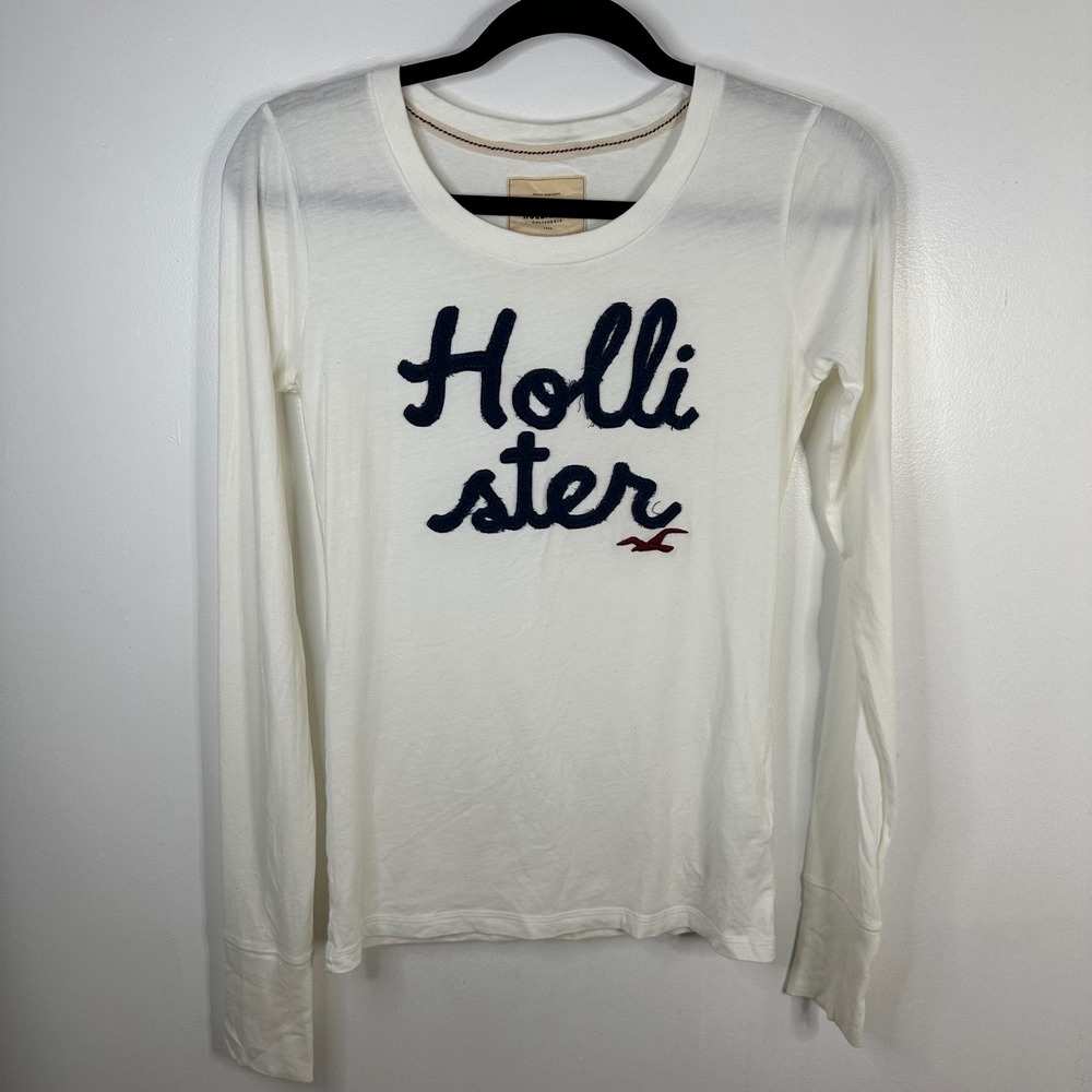 Hollister Y2K White Long Sleeve Graphic Logo T-Shirt Top Casual Basic Womens